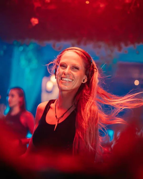 Nora En Pure