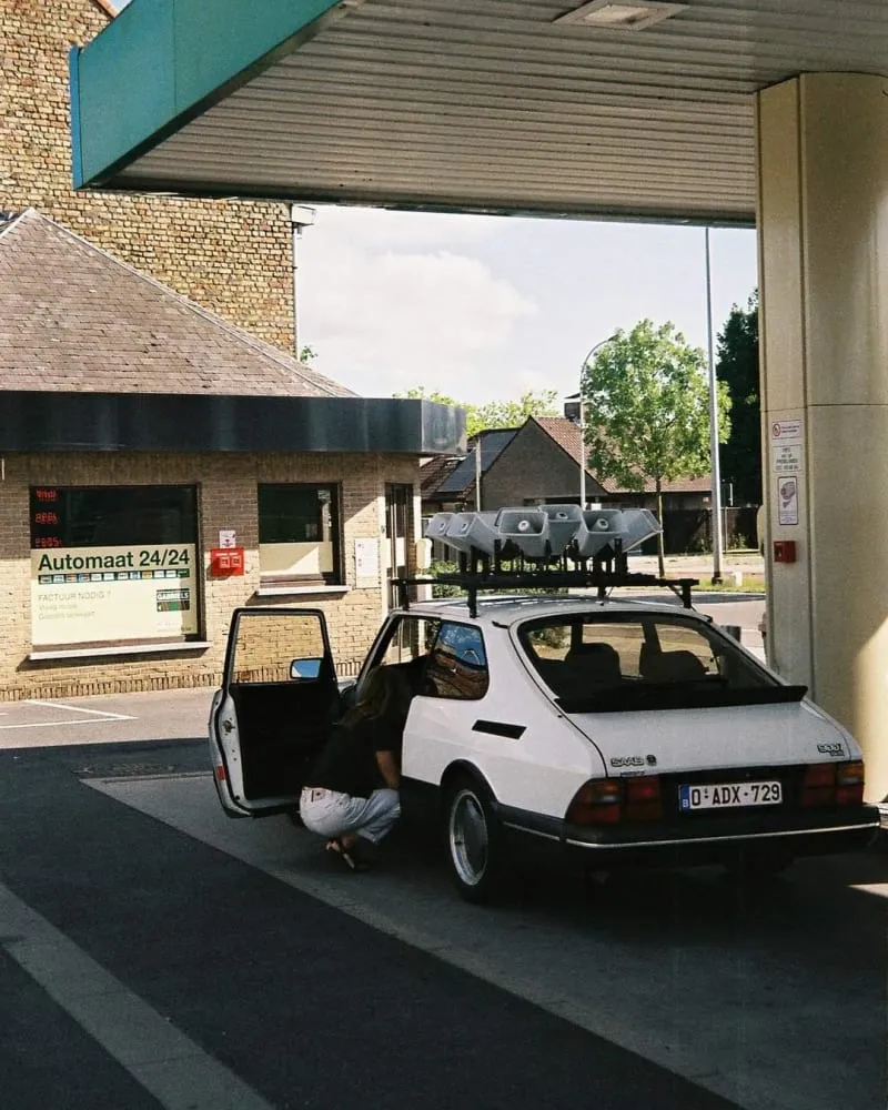 Meulenijzer and her Saab 900 photo