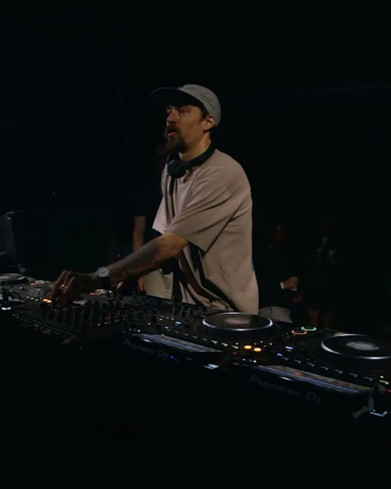 Demuja playing dj set on Marvellous Island event, 2023